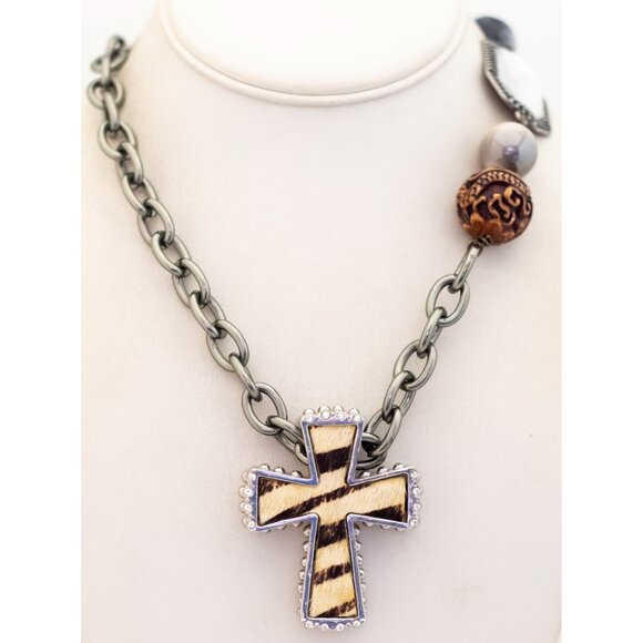 30 inch, Vintage Striped Cross Silver Tone Stylized Necklace - T25 - Picture 2 of 3